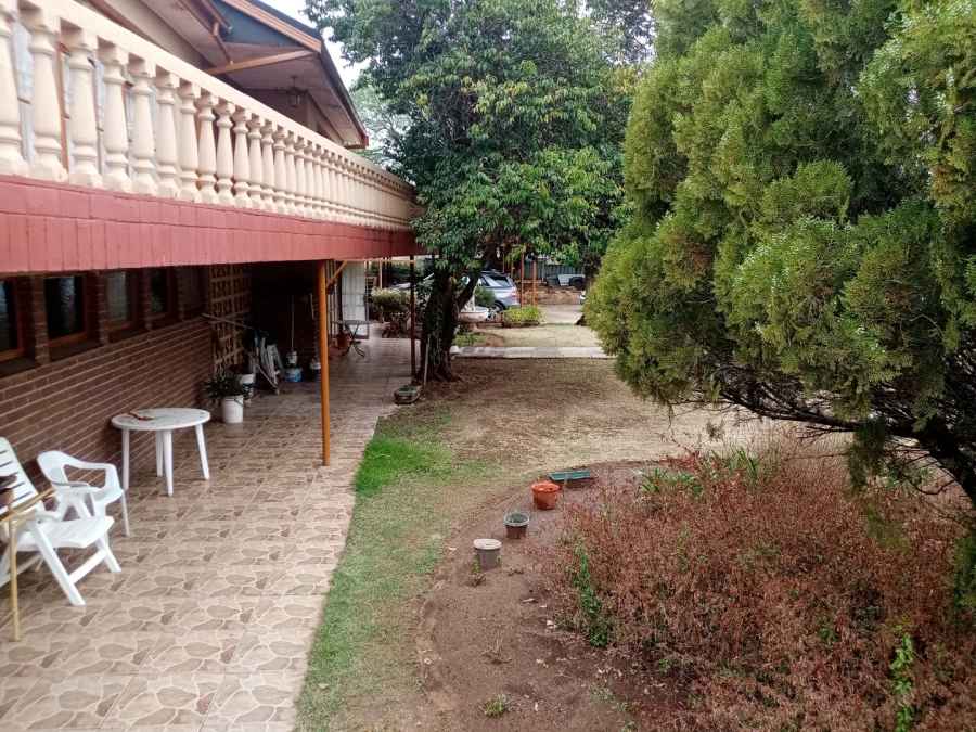 8 Bedroom Property for Sale in Roodewal Free State